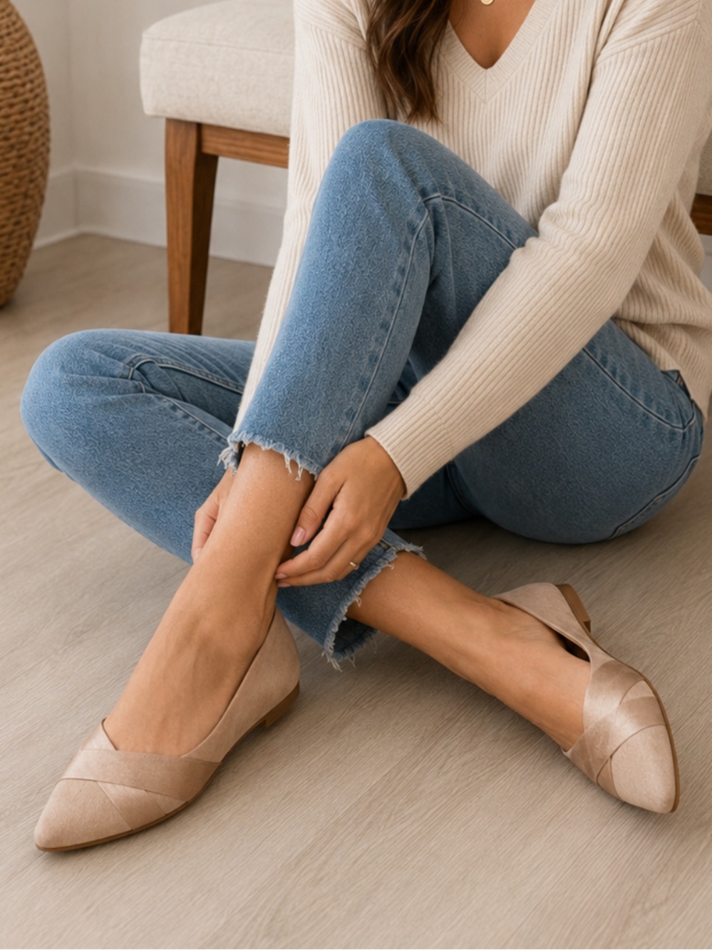 Comfortview Oyster Pearl Pointed Toe Flats with Crossover Detail NIB